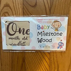 NWT Double Sided Natural Wood Milestone Discs